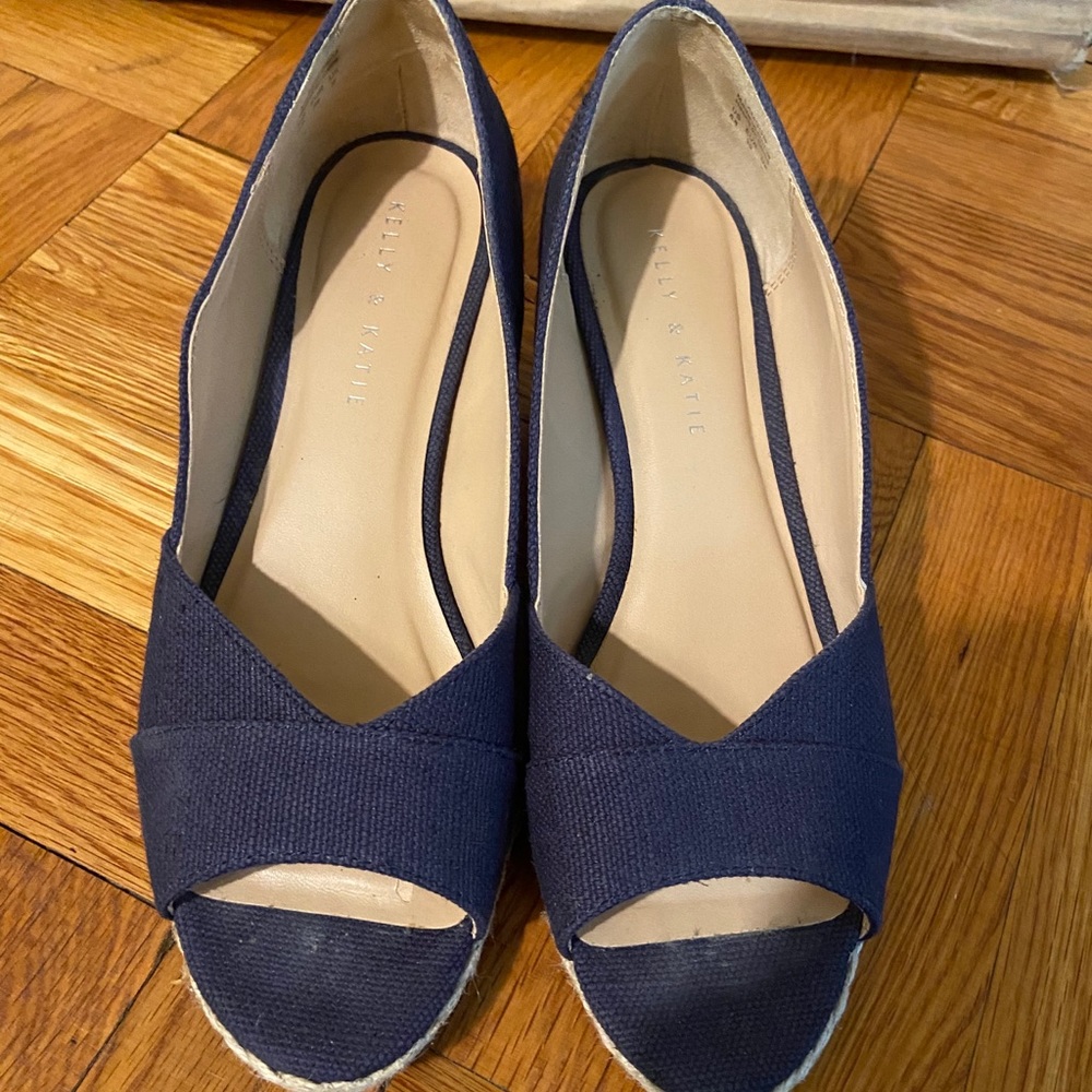 Cute Katie and Kelly espadrilles, platform-so 8.5